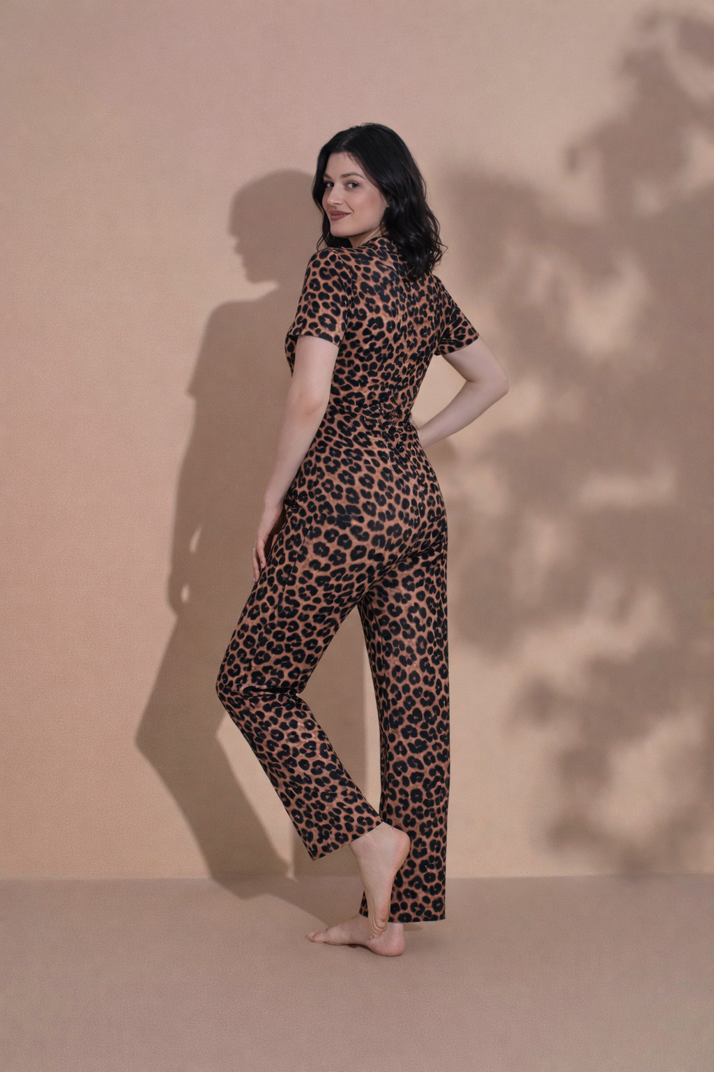 Kadın Leopar Desenli Kısa Kol Gömlek Yaka Pijama Takımı