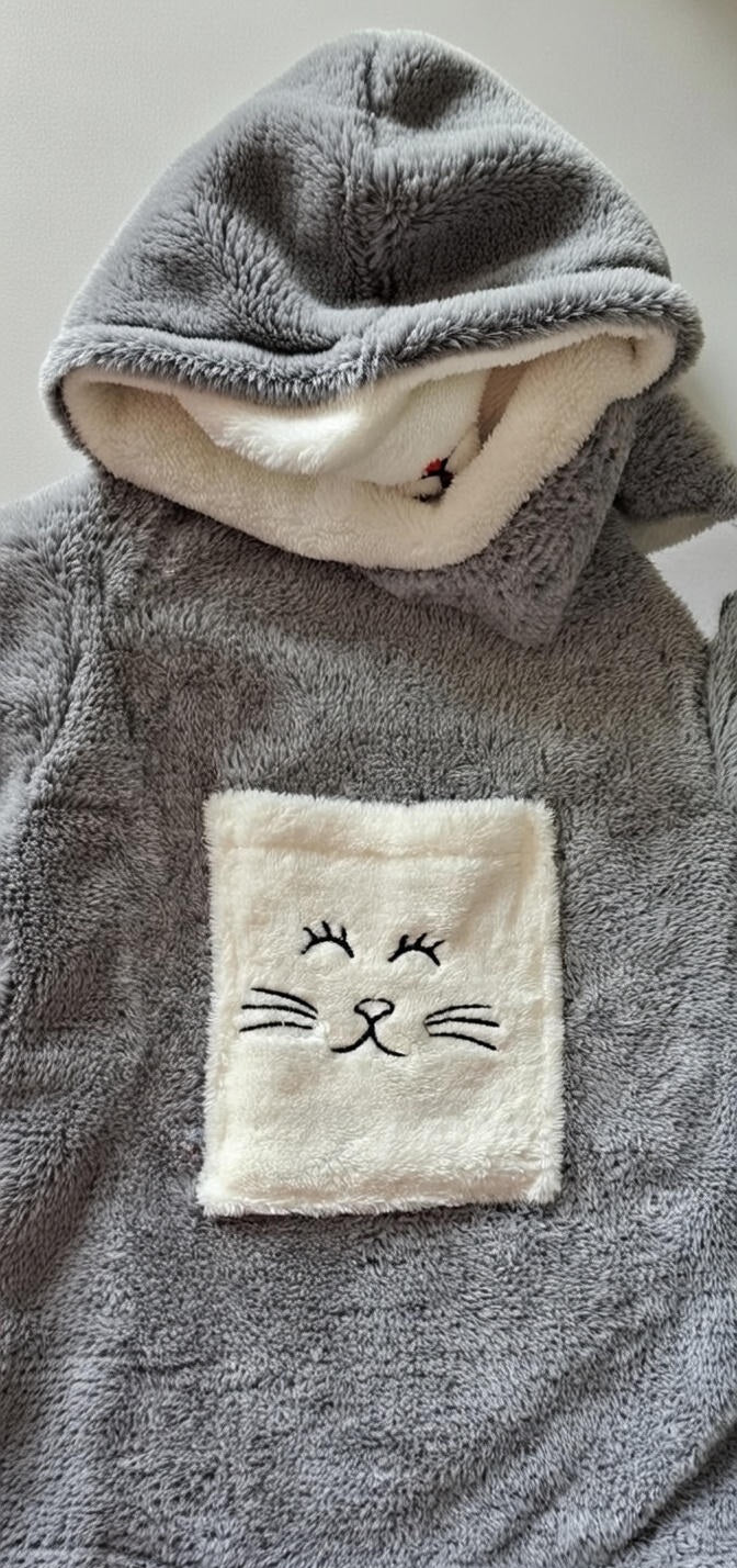 Kadın Kedi Nakışlı Kapüşonlu Sabahlık