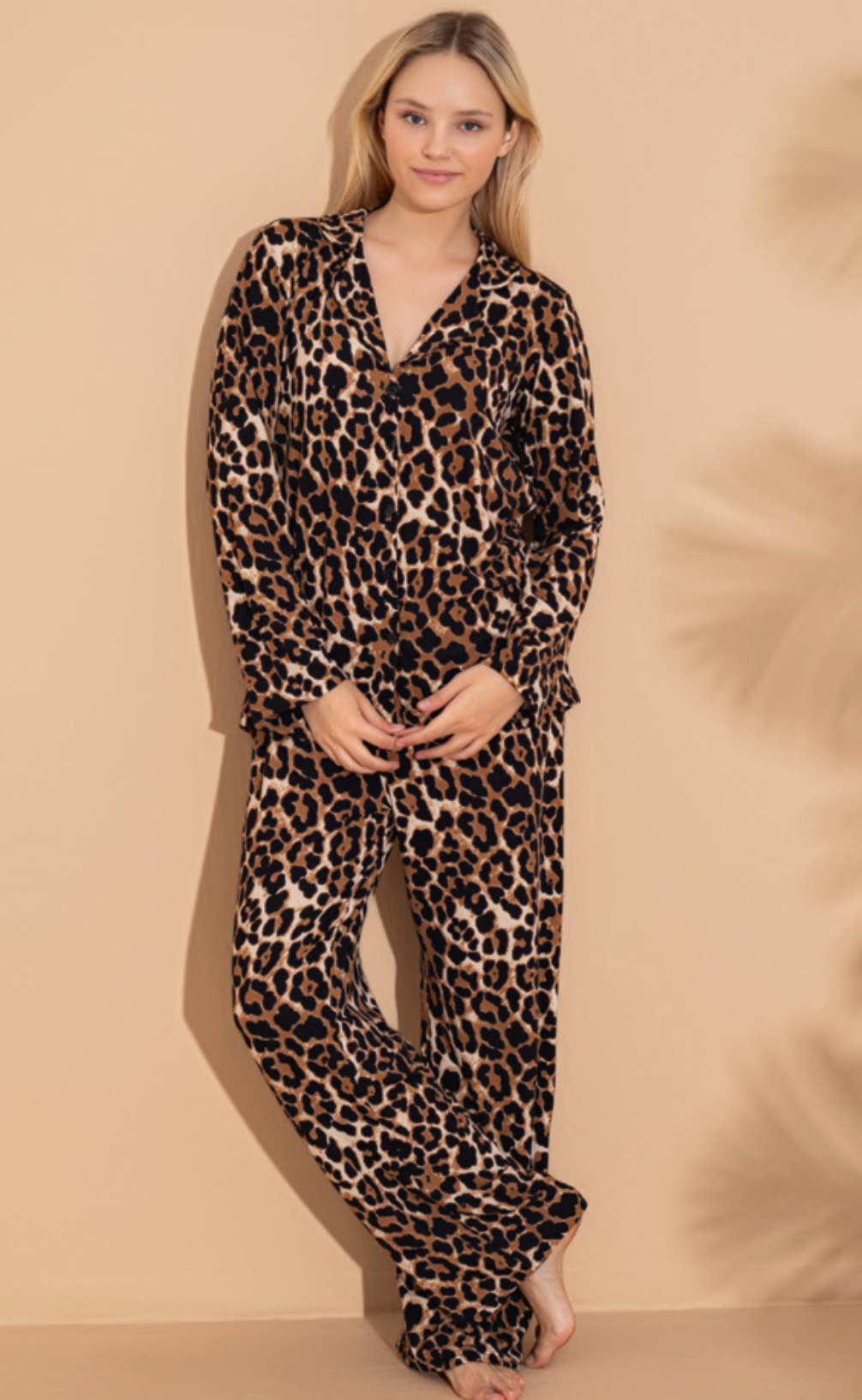Kadın Leopar Desenli Uzun Kol Gömlek Yaka Pijama Takımı